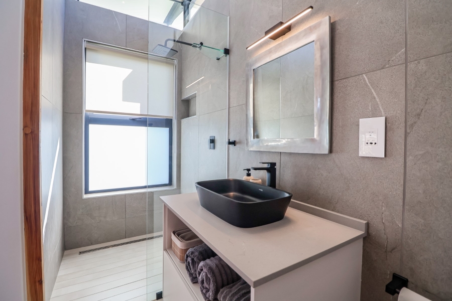 4 Bedroom Property for Sale in Whale Rock Hill Western Cape